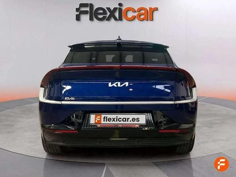 Usado Kia EV6 Air 125 kW (170 HP) 2023 Azul SUV