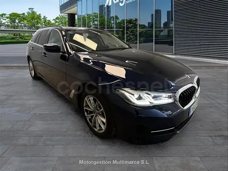 Usado BMW 520 Comfort Edition 190 CV (139 kW) 2022 Amarillo Familiar