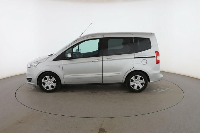Usado Ford Tourneo Trend 75 CV (55 kW) 2016
