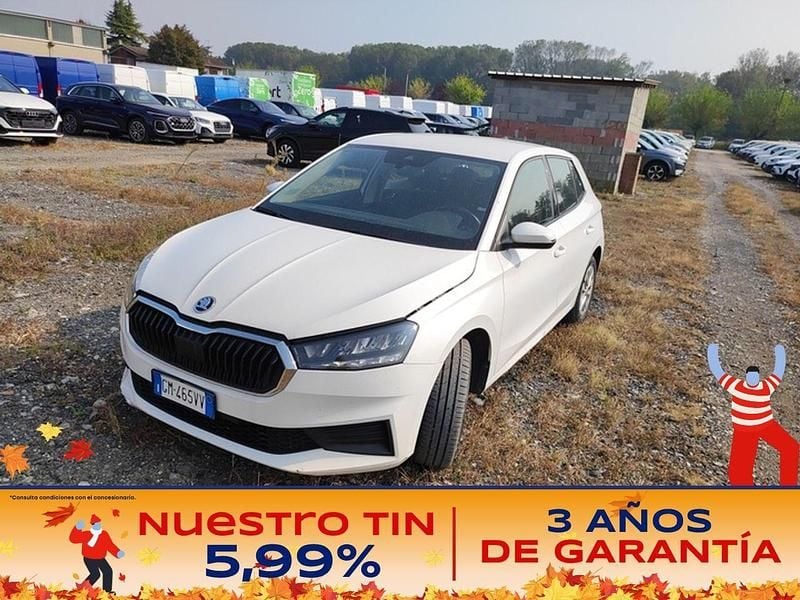 Blanco Usado 2023 Skoda Fabia Ambition Utilitario | 12.850 € (Precio justo) - Imagen 1/2