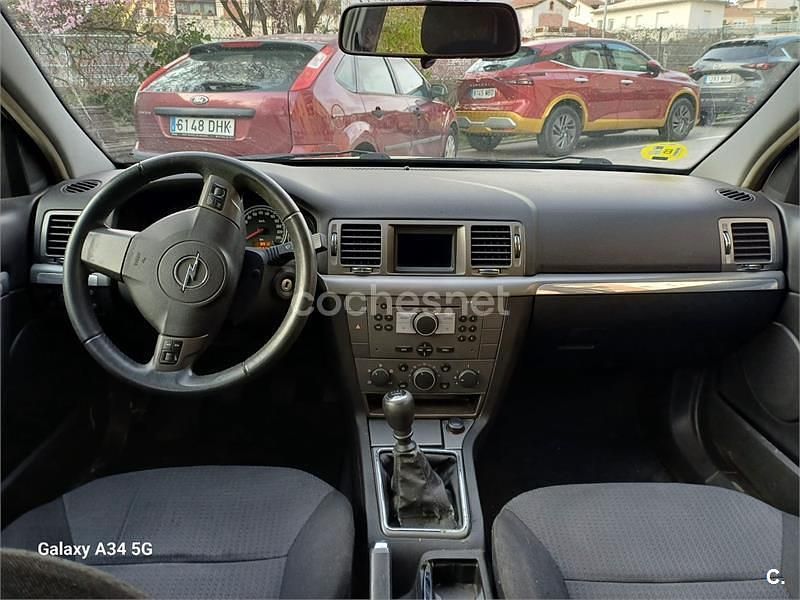 Usado Opel Vectra Cosmo 120 CV (88 kW) 2007 Gris / plata Berlina