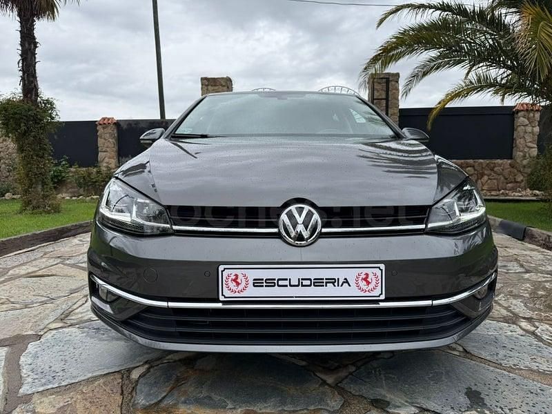Usado VW Golf VII Advance 150 CV (110 kW) 2018 Gris / plata Berlina