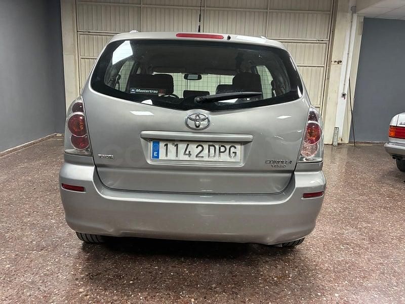 Usado Toyota Corolla Verso Luna 136 CV (100 kW) 2005 Beige Monovolumen