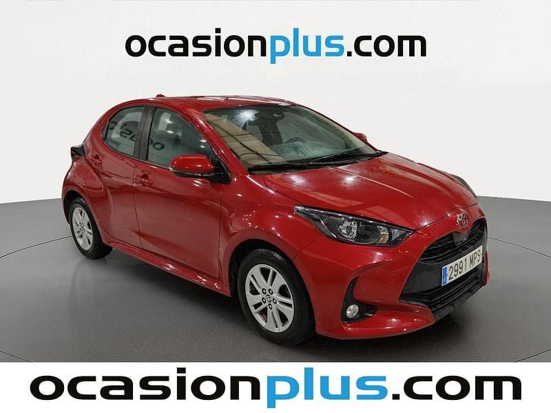 Usado Toyota Yaris Edition 125 CV (91 kW) 2024 Rojo Utilitario