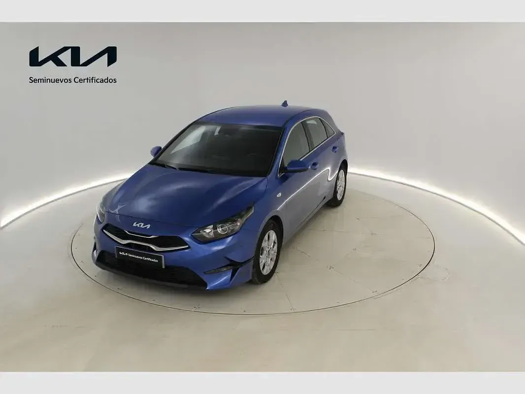 Usado Kia Ceed 101 CV (74 kW) 2023 Azul Utilitario