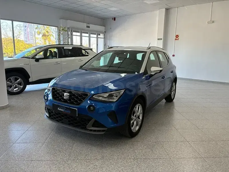 Usado Seat Arona FR 115 CV (84 kW) 2024 Azul SUV