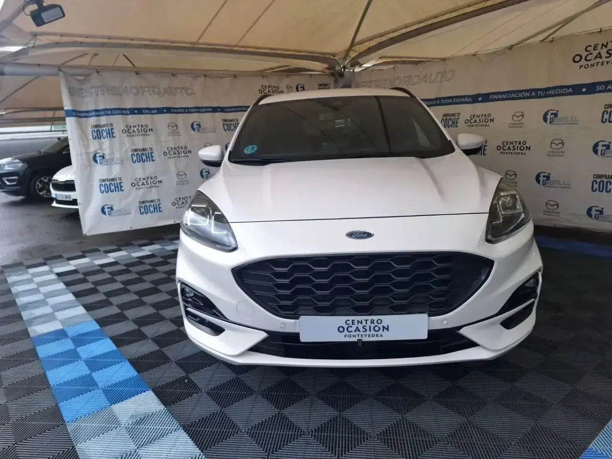 Usado Ford Kuga ST-Line 150 CV (110 kW) 2022 Blanco SUV