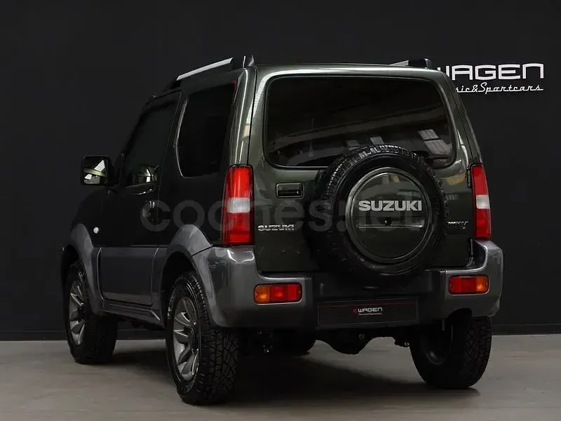Usado Suzuki Jimny 85 CV (62 kW) 2017 Verde SUV