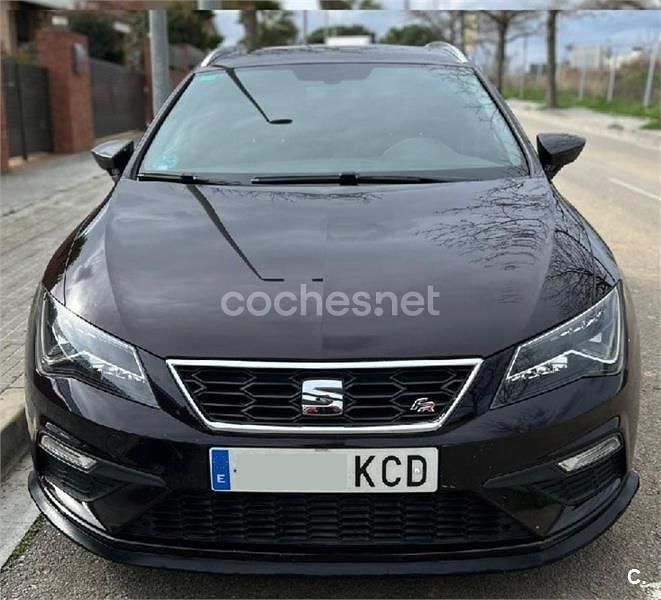 Violeta / lila Usado 2017 Seat Leon FR Familiar | 13.990 € (Buen precio) - Imagen 1/4