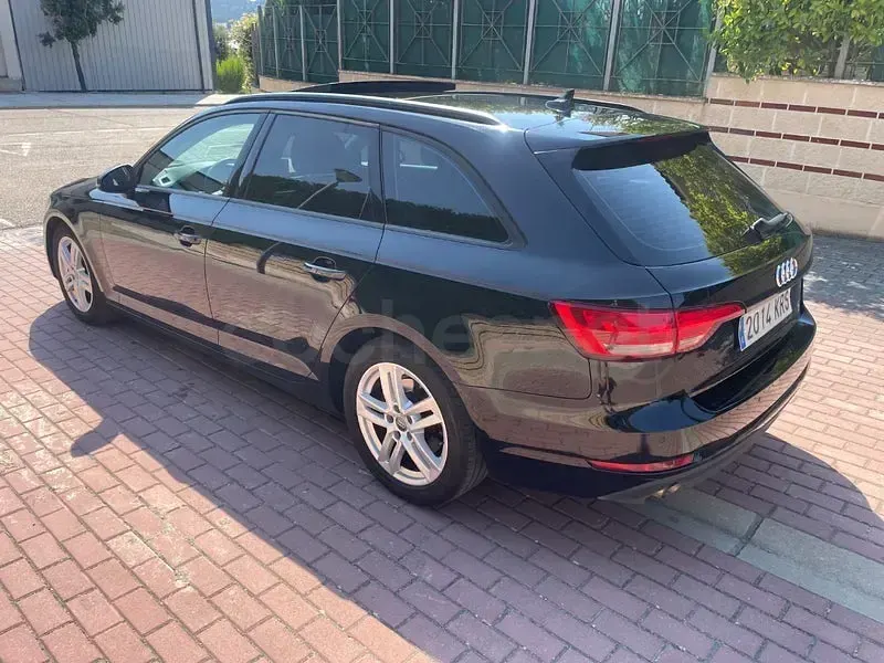 Usado Audi A4 150 CV (110 kW) 2017 Negro Familiar