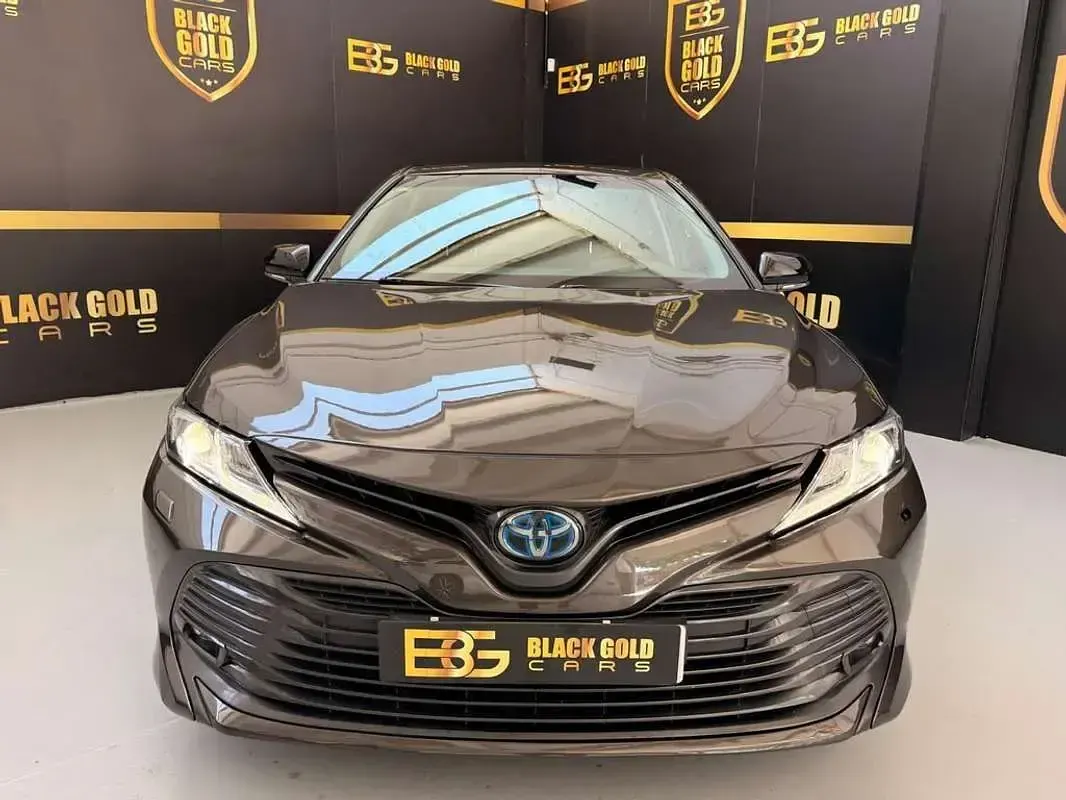 Usado Toyota Camry Advance 218 CV (160 kW) 2020 Marrón Berlina