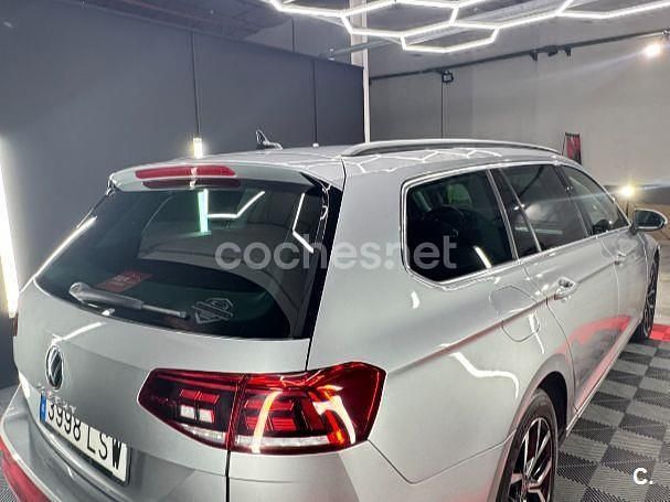 Usado VW Passat Executive 150 CV (110 kW) 2021 Gris / plata Familiar