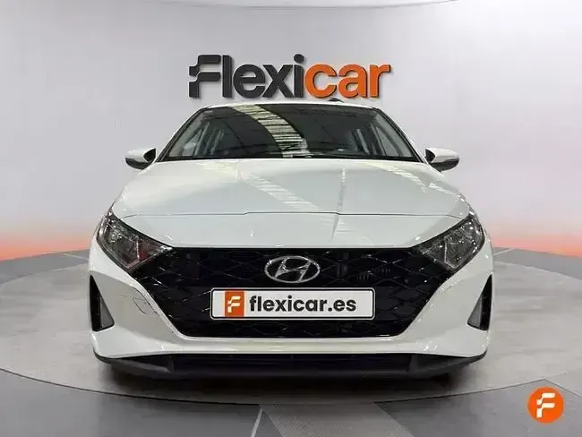 Usado Hyundai i20 100 CV (73 kW) 2021 Blanco Utilitario