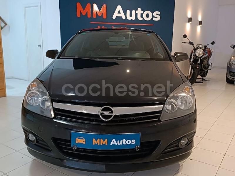 Usado Opel Astra GTC Cosmo 100 CV (73 kW) 2006 Negro Berlina