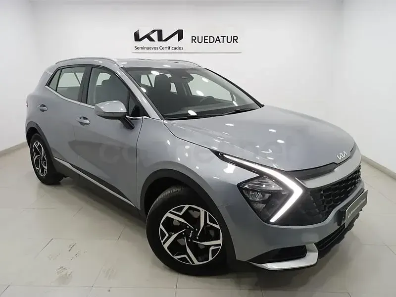 Usado Kia Sportage 160 CV (117 kW) 2025 Gris / plata SUV