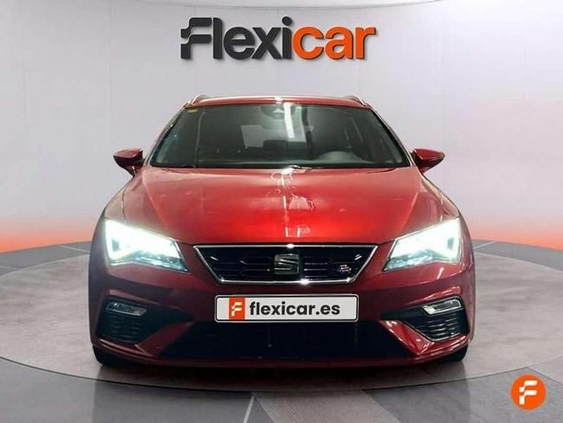 Usado Seat Leon Style 116 CV (85 kW) 2020 Rojo Berlina