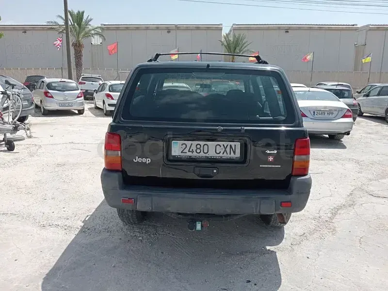 Usado Jeep Cherokee Sport 115 CV (84 kW) 1997 Negro SUV