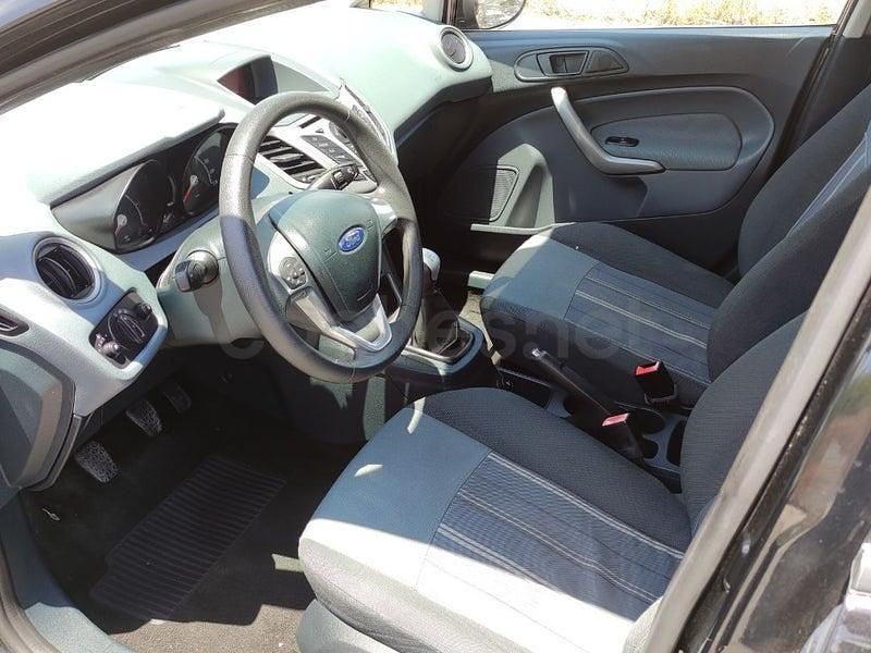 Usado Ford Fiesta Trend 70 CV (51 kW) 2010 Negro Utilitario