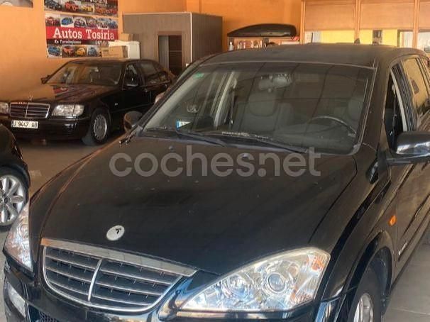 Negro Usado 2007 Ssangyong (KGM) Kyron Limited SUV | 8500 € (Un poco caro) - Imagen 1/4