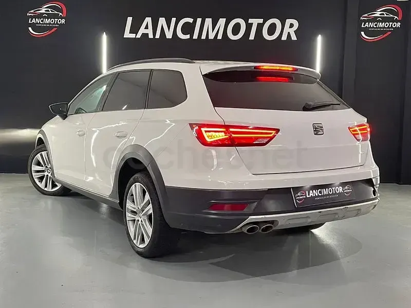 Usado Seat Leon 184 CV (135 kW) 2019 Blanco Familiar