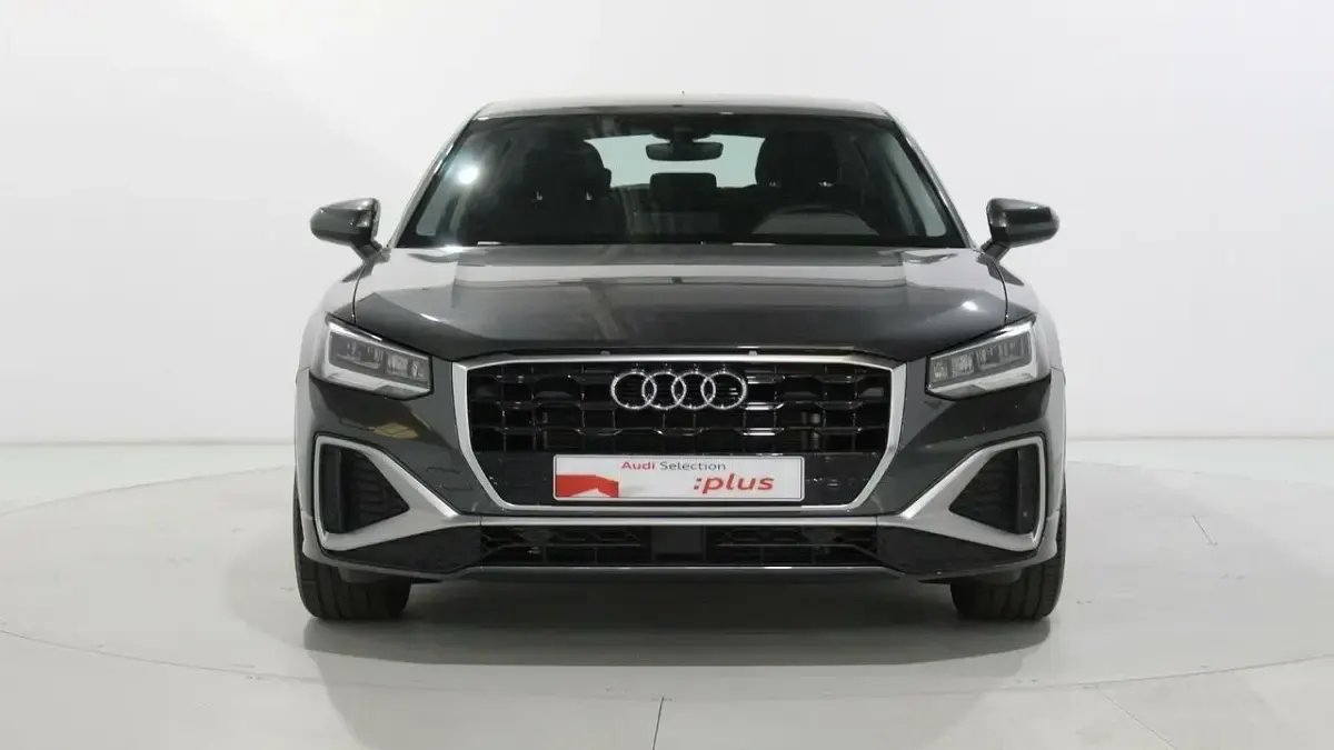 Usado Audi Q2 S-Line 150 CV (110 kW) 2023 Gris SUV