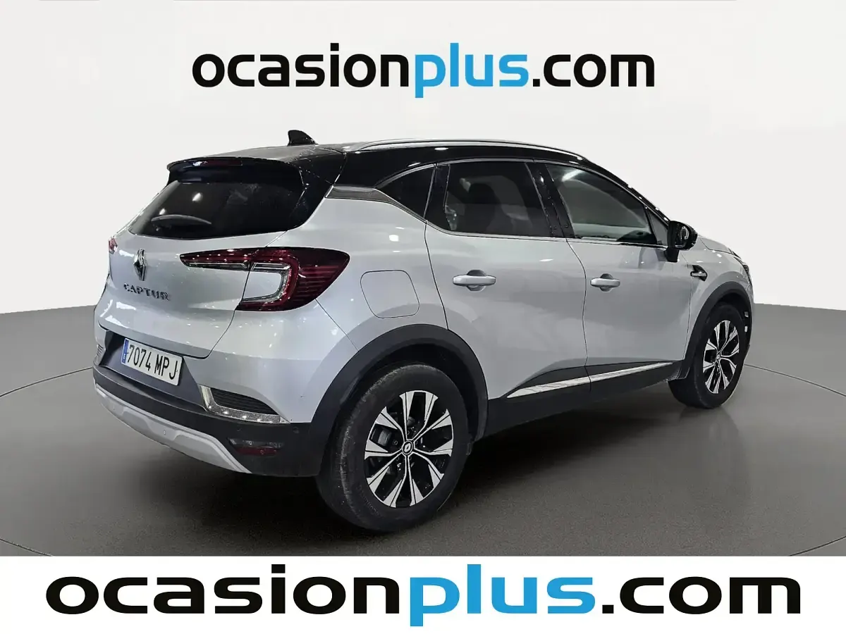Usado Renault Captur Techno 90 CV (66 kW) 2024 Gris SUV