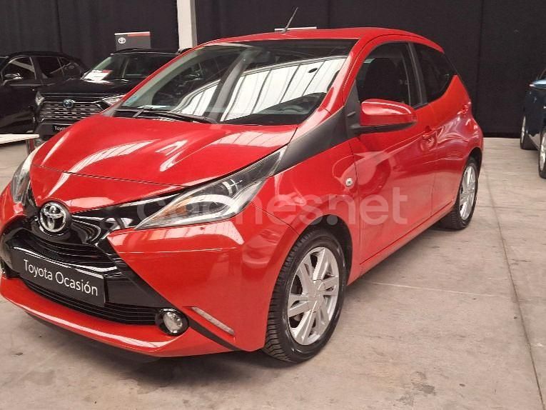 Rojo Usado 2018 Toyota Aygo X-play Utilitario | 10.500 € (Un poco caro) - Imagen 1/4