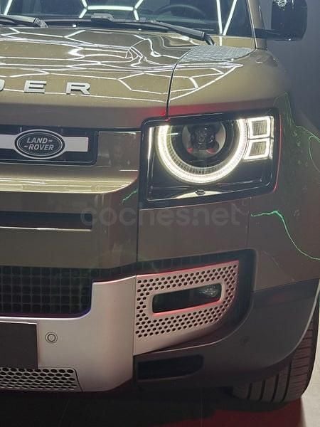 Usado Land Rover Defender SE 400 CV (294 kW) 2024 Beige SUV