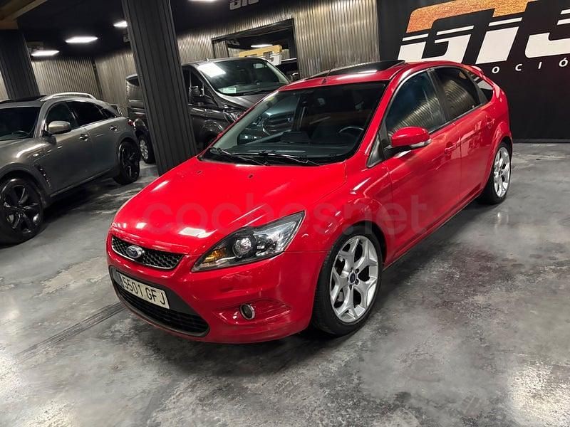 Usado Ford Focus Titanium 136 CV (100 kW) 2009 Rojo Berlina