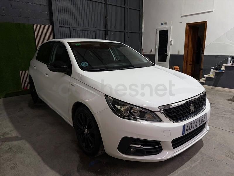 Usado Peugeot 308 Style 100 CV (73 kW) 2019 Blanco Berlina