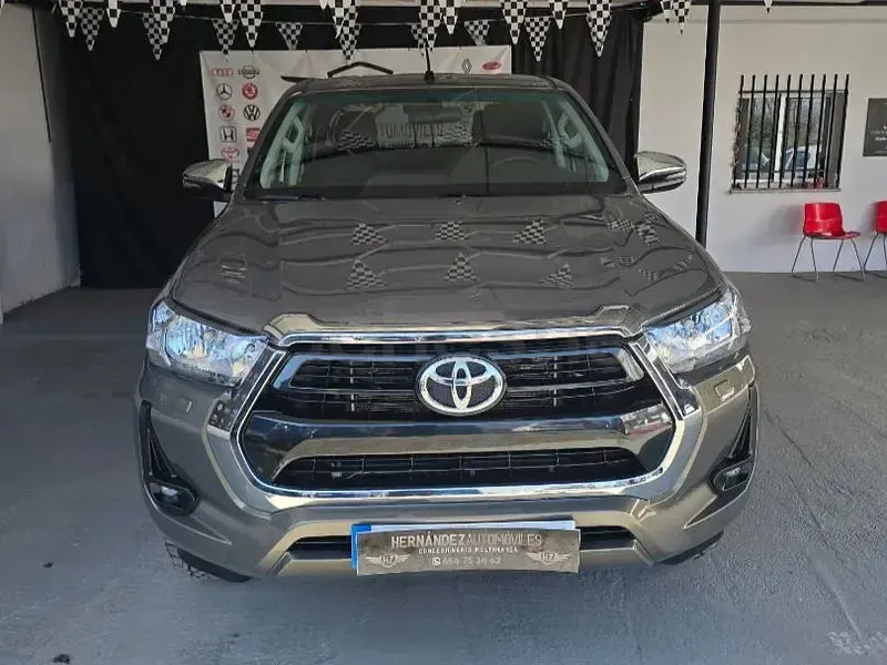 Usado Toyota HiLux 150 CV (110 kW) 2021 Verde Pickup/Camioneta