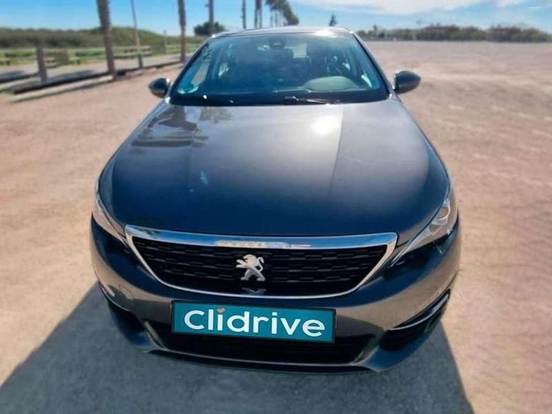 Usado Peugeot 308 Allure 110 CV (80 kW) 2020 Gris Utilitario