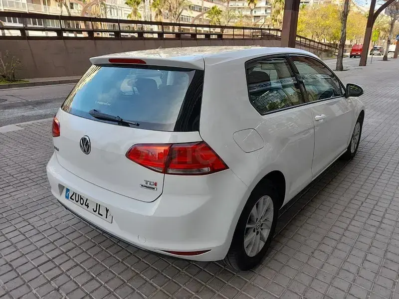 Usado VW Golf VII Advance 110 CV (80 kW) 2016 Blanco Berlina