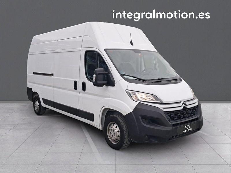 Usado Citroën Jumper 140 CV (102 kW) 2023 Blanco Monovolumen