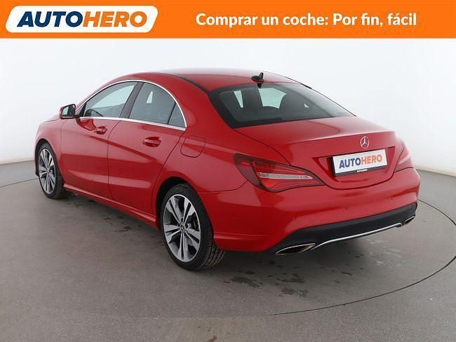 Usado Mercedes CLA180 122 CV (89 kW) 2017 Rojo Berlina