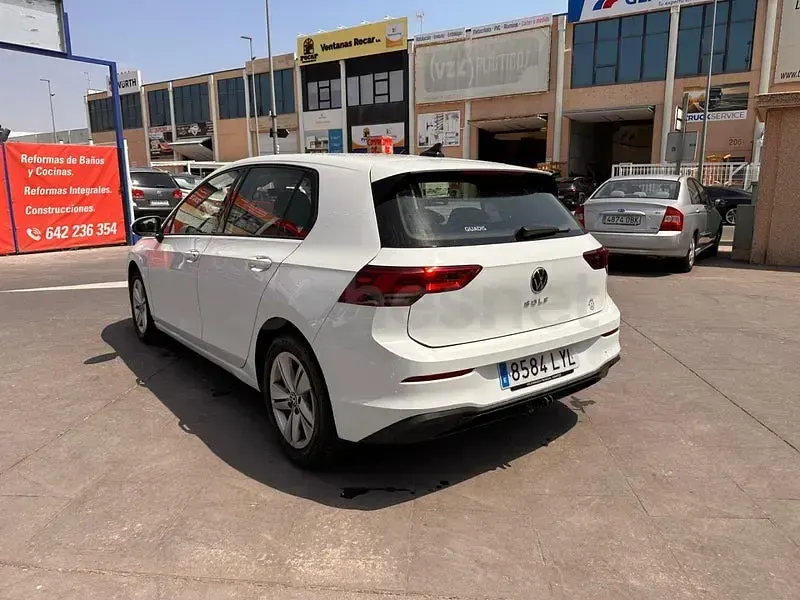 Usado VW Golf VIII 115 CV (84 kW) 2022 Blanco Berlina