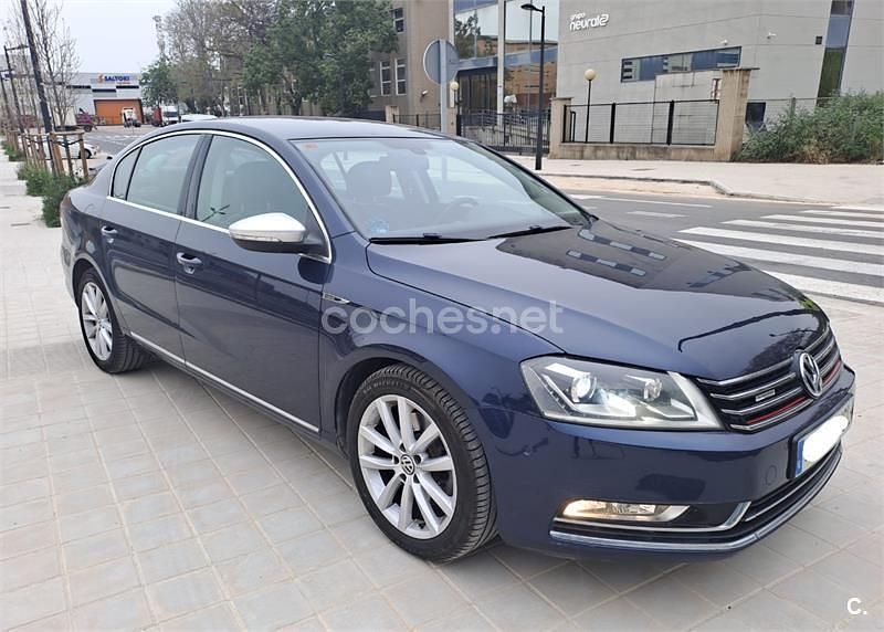 Usado VW Passat Highline 160 CV (117 kW) 2011 Azul Familiar