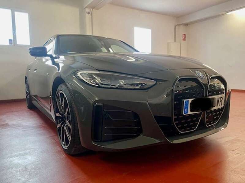 Gris Usado 2023 BMW i4 M Sport Berlina | 43.990 € (Precio justo) - Imagen 1/4