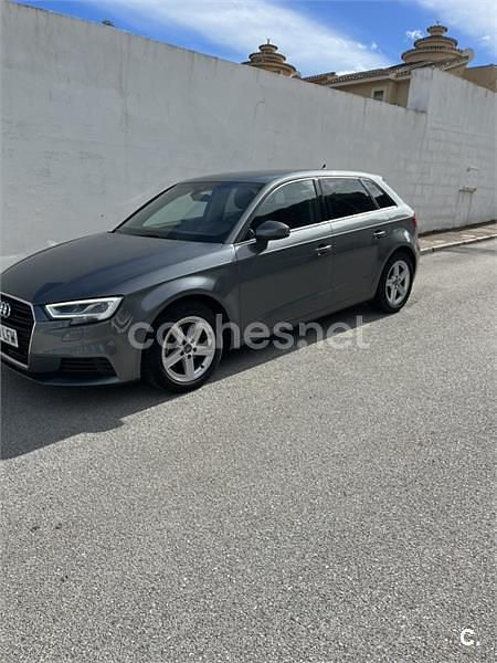 Usado Audi A3 131 CV (96 kW) 2020 Gris / plata Berlina
