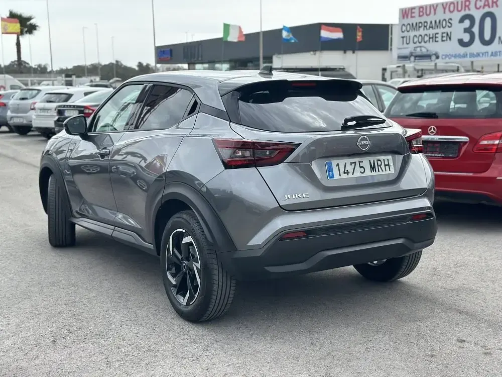 Usado Nissan Juke 115 CV (84 kW) 2024 Gris metalico SUV
