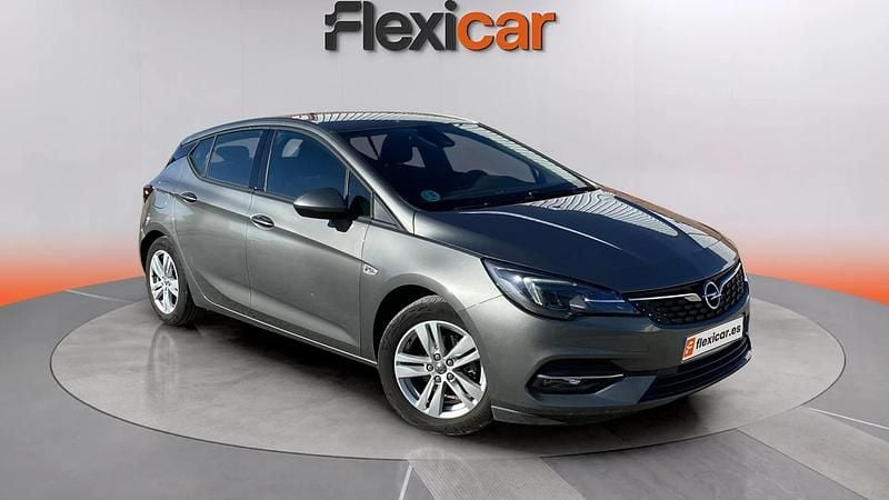 Usado Opel Astra 110 CV (80 kW) 2020 Gris Berlina