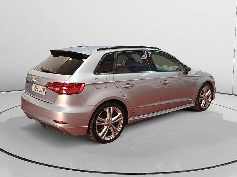 Usado Audi A3 S-Line 111 CV (81 kW) 2017 Gris Utilitario