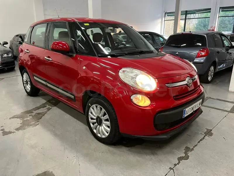 Usado Fiat 500L Lounge 85 CV (62 kW) 2015 Rojo Monovolumen