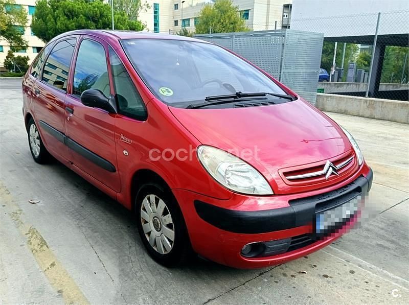Rojo Usado 2007 Citroën Xsara Picasso Exclusive Monovolumen | 1800 € (Buen precio) - Imagen 1/4