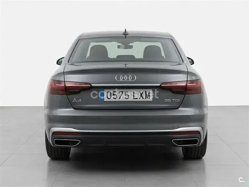 Usado Audi A4 S-Line 163 CV (119 kW) 2022 Gris / plata Berlina