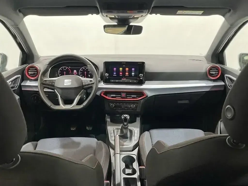 Usado Seat Ibiza FR 116 CV (85 kW) 2025 Negro Utilitario