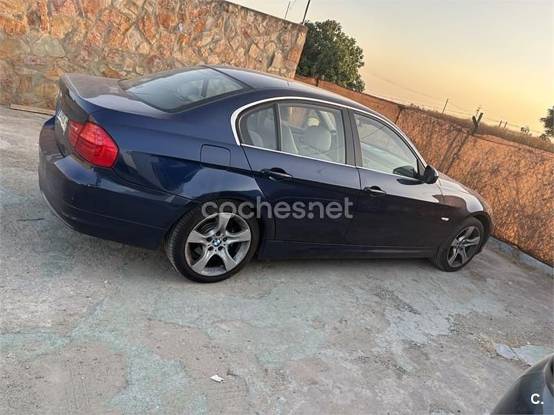Usado BMW 318 143 CV (105 kW) 2011 Azul Berlina