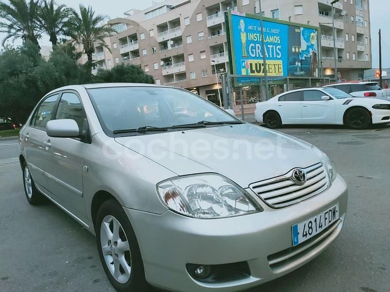 Gris / plata Usado 2006 Toyota Corolla Sol Berlina | 4500 € (Precio justo) - Imagen 1/4