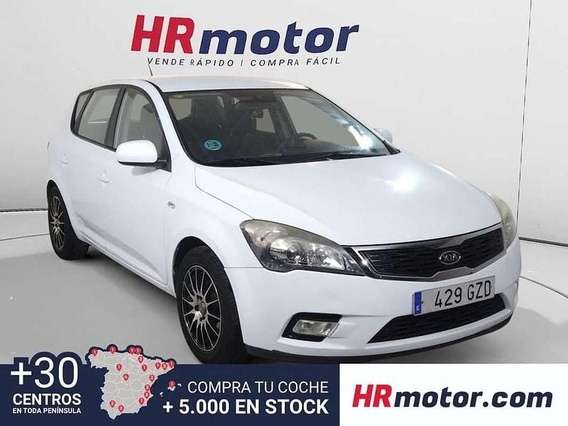 Gris Usado 2010 Kia Ceed Style Utilitario | 6720 € (Precio justo) - Imagen 1/4