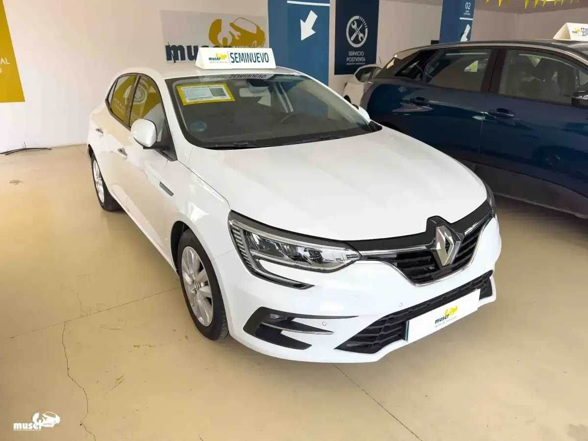 Usado Renault Mégane II Equilibre 115 CV (84 kW) 2023 Blanco Berlina